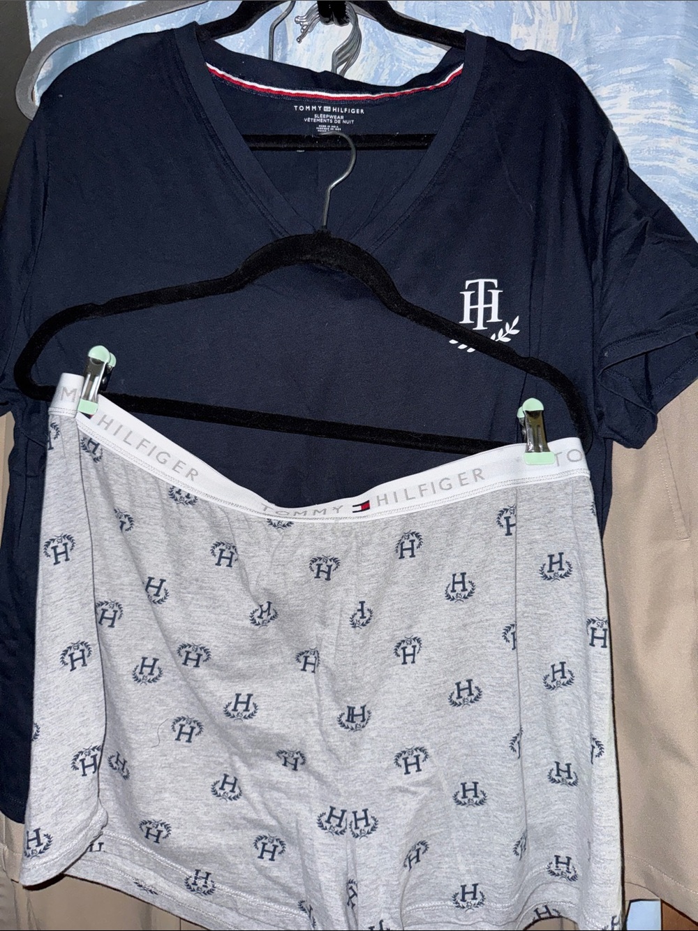 Tommy Hilfimjhh Navy V-Neck Tee with Light Gray Logo Boxer Briefs